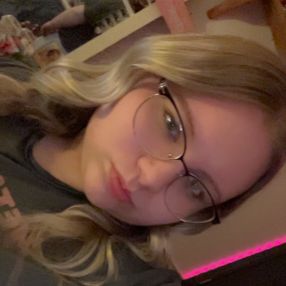 Savannah, Babysitter in Midland
