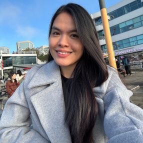 Sie, Babysitter in North Vancouver