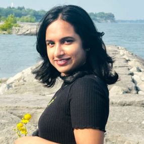 ATHIRA, Babysitter à Ajax