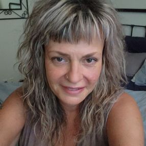 Julie, Babysitter in Duncan