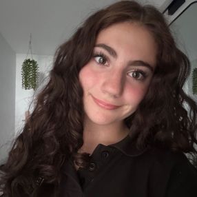 Lea, Babysitter in Chambly