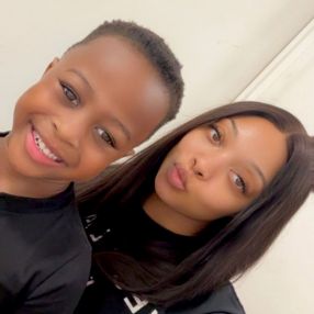 Simone, Famille à Ajax