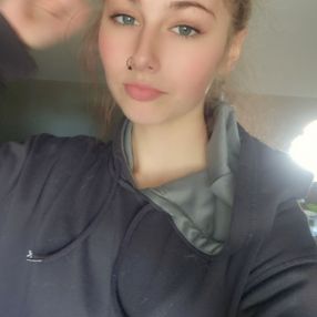 Viktoria, Babysitter à Port Colborne