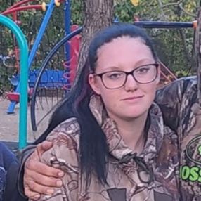 Hailey, Babysitter à Kelowna
