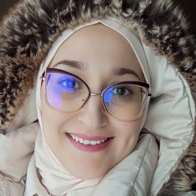 Khouloud, Babysitter à Moncton