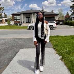 Mariella, Babysitter in Laval