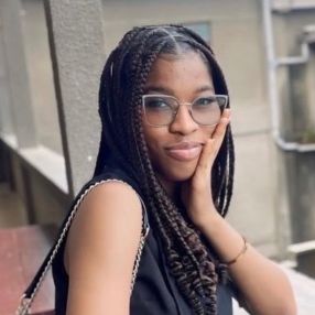 Merveille Chloe, Babysitter à Windsor