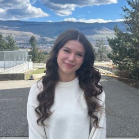 Charlotte, Babysitter in Calgary