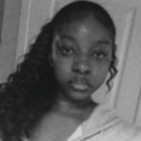 Ayomide, Babysitter à Edmonton