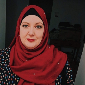 Lyne, Babysitter à Brossard