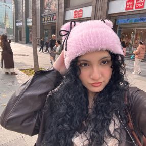 Vanessa Maetzi, Babysitter à Pitt Meadows