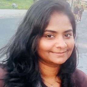 Malini, Babysitter à Mississauga