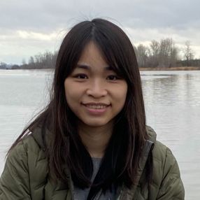 Yuk, Babysitter à Edmonton