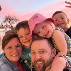 Robert, Famille à Grande Prairie