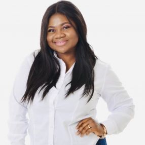 NKECHI, Babysitter à Toronto