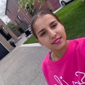 Satveer, Babysitter à Moncton