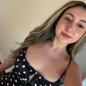 Naomi, Babysitter à Blainville
