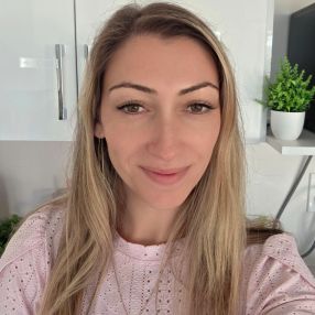 Polina, Babysitter à Markham