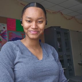 Jooveka, Babysitter in Laval