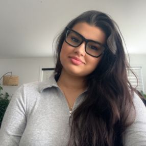 Dunya, Babysitter in Québec