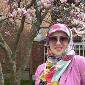 Farzaneh, Babysitter à Richmond Hill