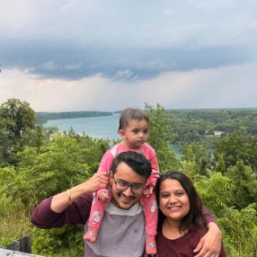 Avani, Famille à Richmond Hill