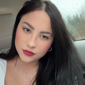 Faviola, Babysitter à Abbotsford
