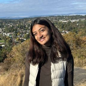 Yeshe, Babysitter in Victoria