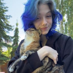 Essah, Babysitter à Sherwood Park