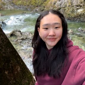 Juhee, Babysitter in Langford