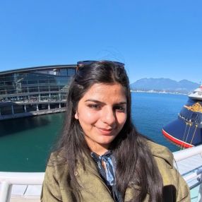 Swati, Babysitter à Vancouver