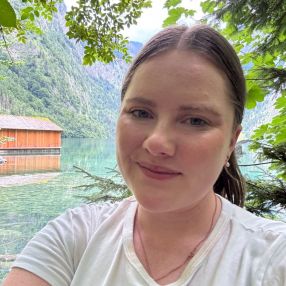Liz, Babysitter in Whistler