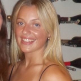 Chloe, Babysitter in Burlington