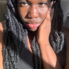 Divine, Babysitter in Brampton