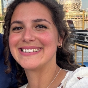 Cemile Duygu, Babysitter à Vancouver