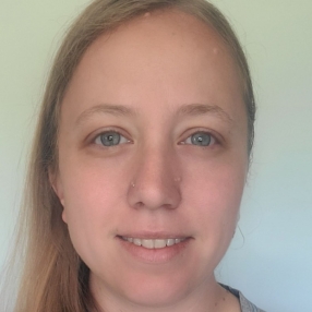 Christy, Babysitter in Cowichan Valley