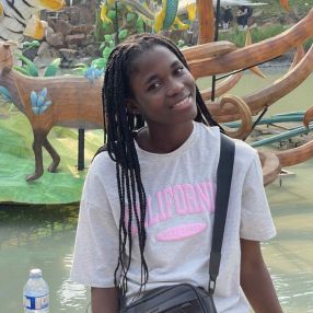 Kanimgbè, Babysitter in Montreal