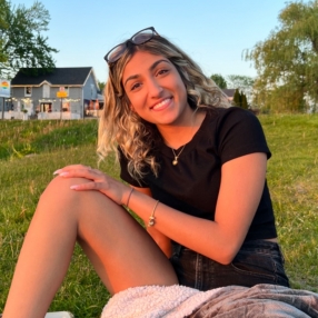 Ashley, Babysitter à Newmarket