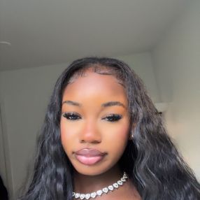 Adrianna, Babysitter à Longueuil