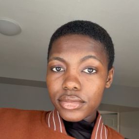 Nyasha, Babysitter à Kamloops