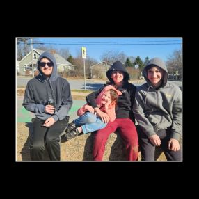 ItsNikiii, Famille à Halifax