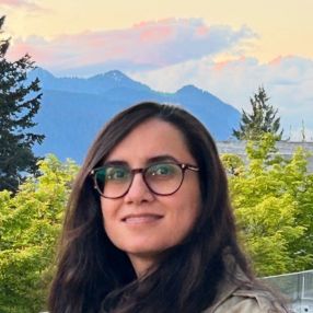 Samaneh, Babysitter à Burnaby