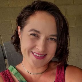 Tiffany, Babysitter in Trail
