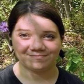 Alicia, Babysitter à Dollard-Des Ormeaux