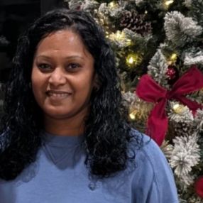 Gayani, Babysitter à East Gwillimbury