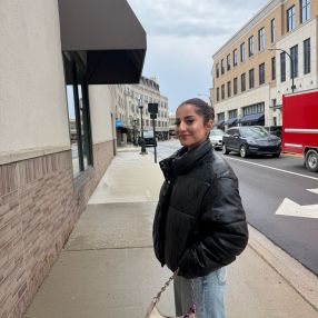 Maya, Babysitter in Hamilton