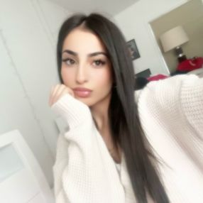 Maya, Babysitter in Hamilton