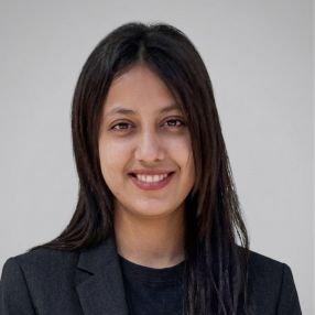 Aiman, Babysitter à Brampton