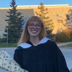 Jasmine, Babysitter à Winnipeg