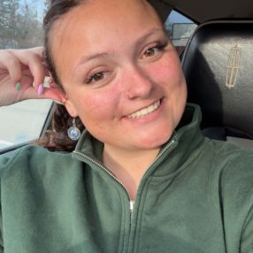 Emily, Babysitter in Red Deer